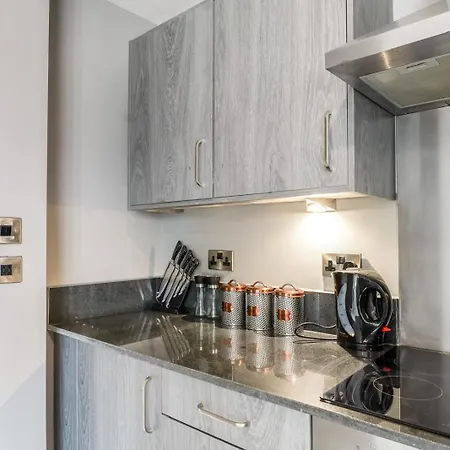Apt 20, Elegant 2-Bed Apartment Liverpool Exterior photo