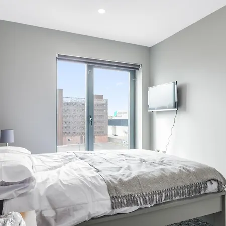 Apt 20, Elegant 2-Bed Apartment Liverpool Exterior photo