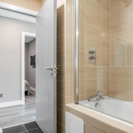 Apt 20, Elegant 2-Bed Apartment Liverpool Exterior photo